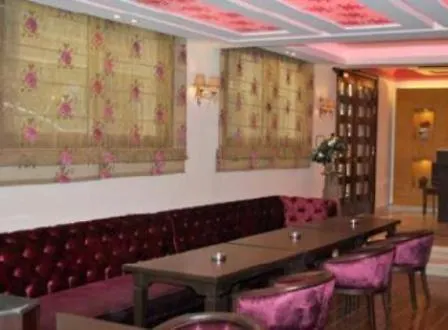 Villa Queen- Barbie House Beirut 3*,