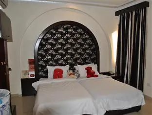 Villa Queen- Barbie House Beirut